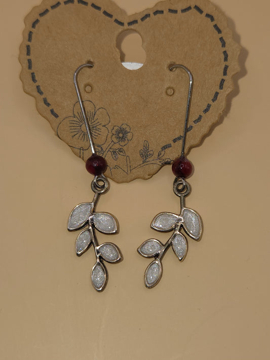 Boucles d'oreilles argentées Fait Main avec resine et perles de verre