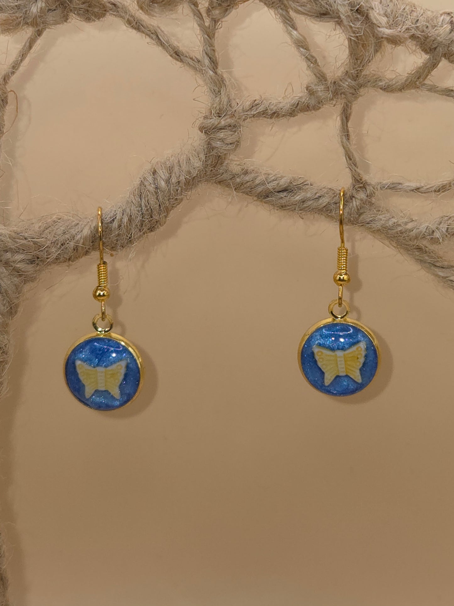 Boucles d'oreilles dorées Fait Main avec resine