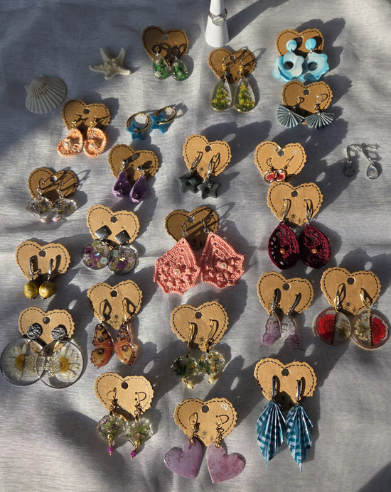 Collection de boucles d'oreilles artisanales faites main par Les Élégantes de Steph