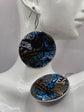 Boucles d’oreilles rondes résine bleue motifs graphiques, bijou fait main cadeau femme