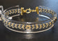 Bracelet fin noir et doré en perles de rocailles