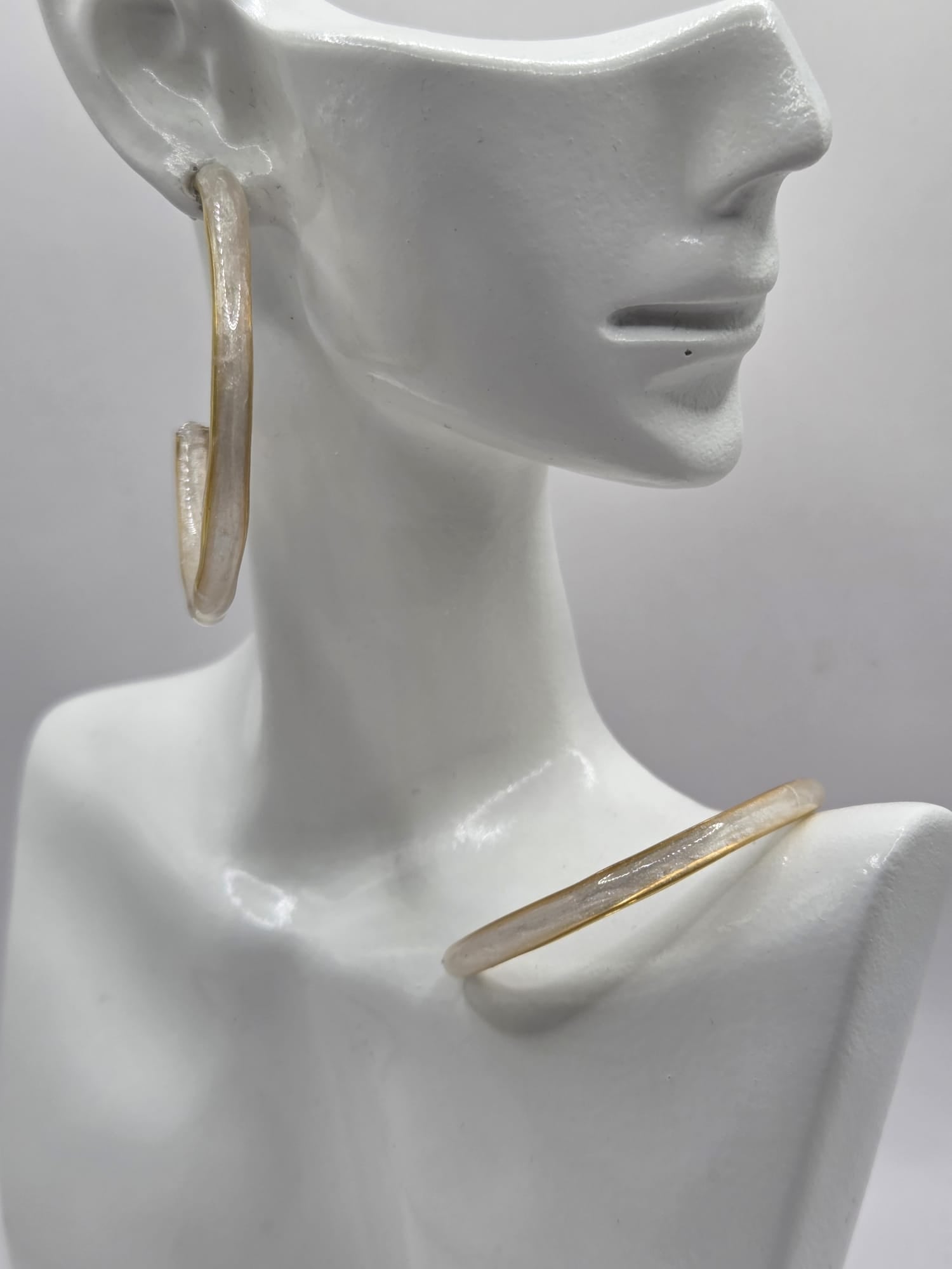 Boucles d’oreilles créoles résine, bijou fait main cadeau femme 