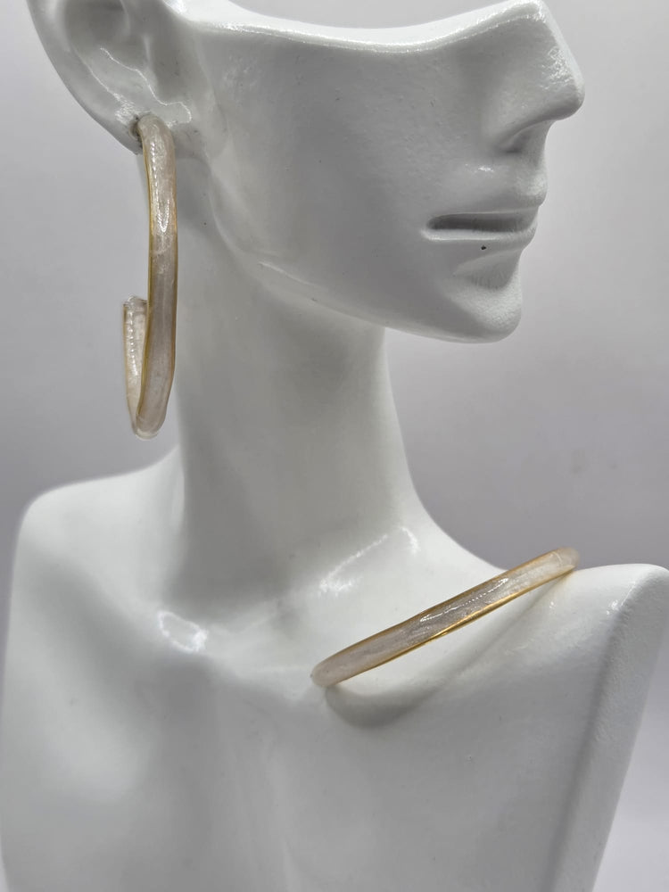 Boucles d’oreilles créoles résine, bijou fait main cadeau femme 