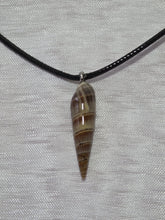 Collier coquillage marron sur cordon – bijou artisanal fait main – cadeau femme