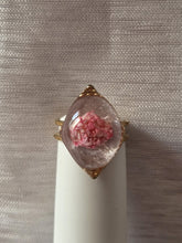 Bague avec gypsophile naturel rose en résine