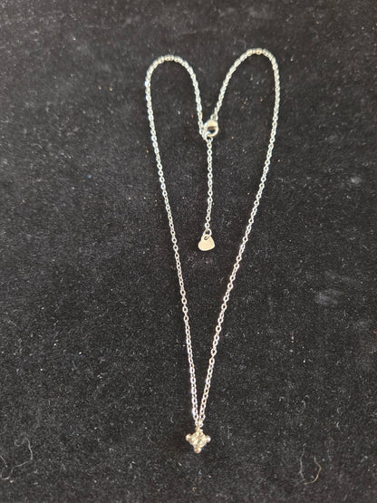 Collier argenté et son pendentif strass "Fait Main"