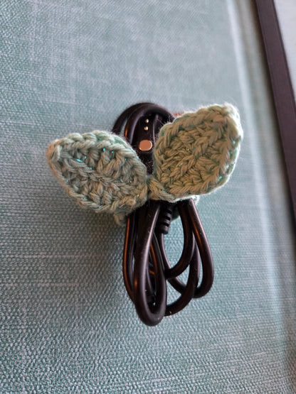 Attache câble fait main au crochet Les Élégantes de Stéph