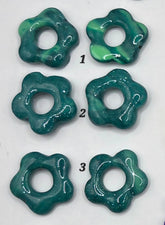 Fleurs en fimo de type pampille Les Élégantes de Stéph