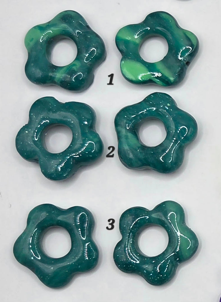 Fleurs en fimo de type pampille Les Élégantes de Stéph