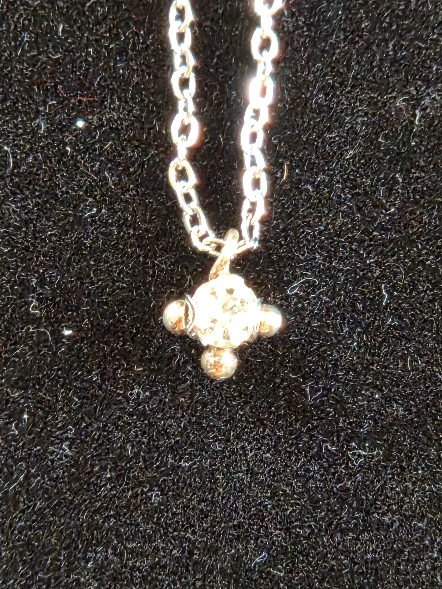 Collier argenté et son pendentif strass "Fait Main"