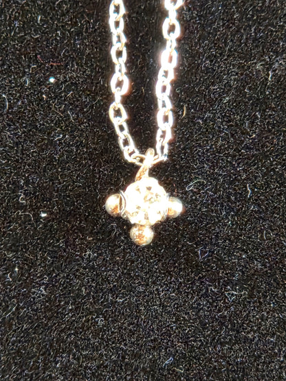 Collier argenté et son pendentif strass "Fait Main"