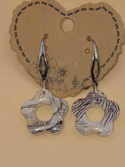 Boucles d'oreilles argentées Fait Main avec fleurs type pampille