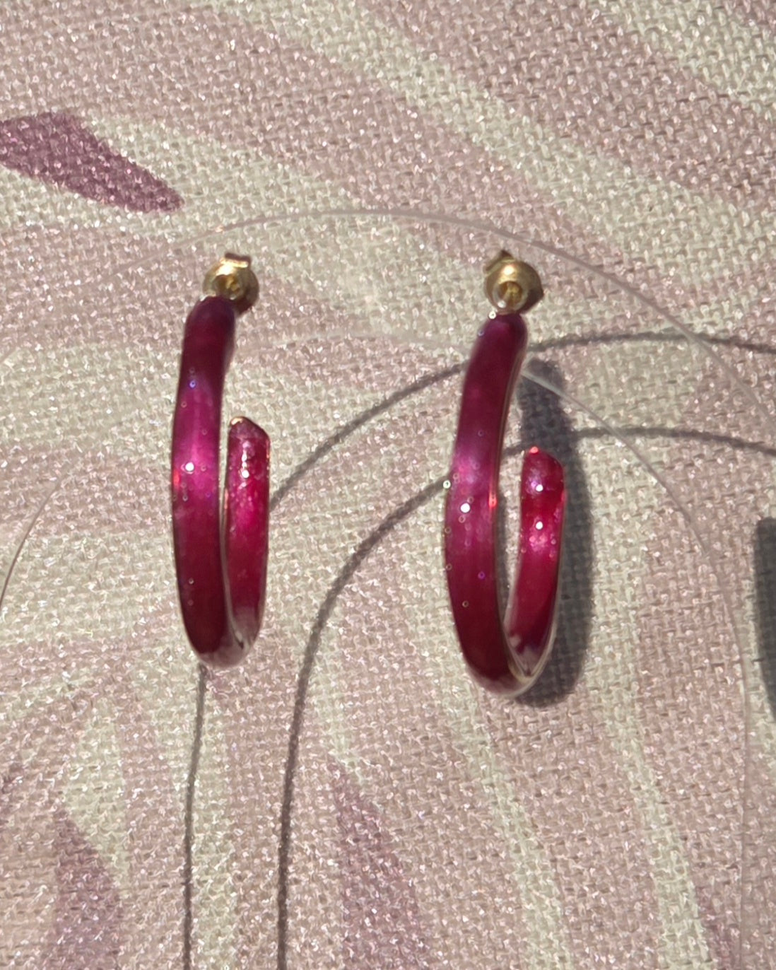 Créoles fushia en résine 