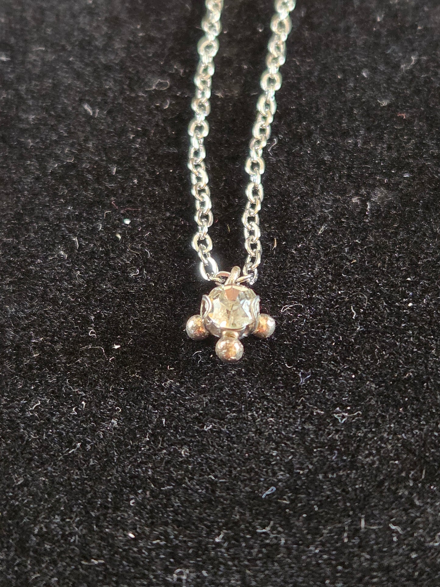 Collier argenté et son pendentif strass "Fait Main"