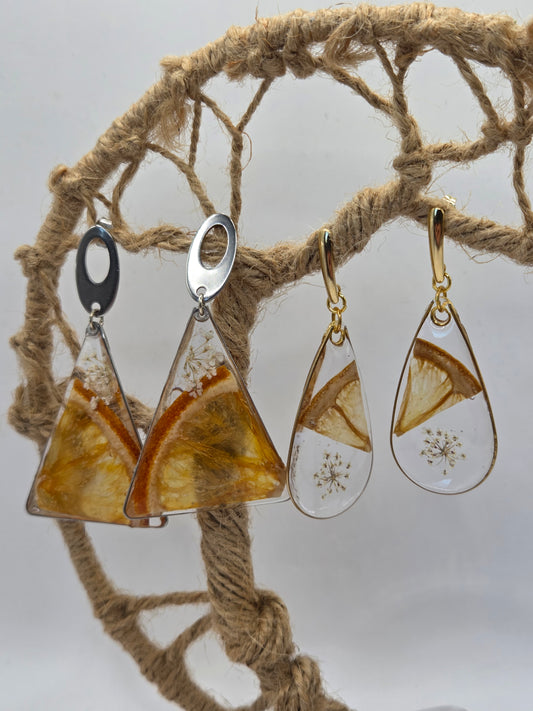 Boucles d'oreilles fleurs naturelles, carpaccio de fruit et résine