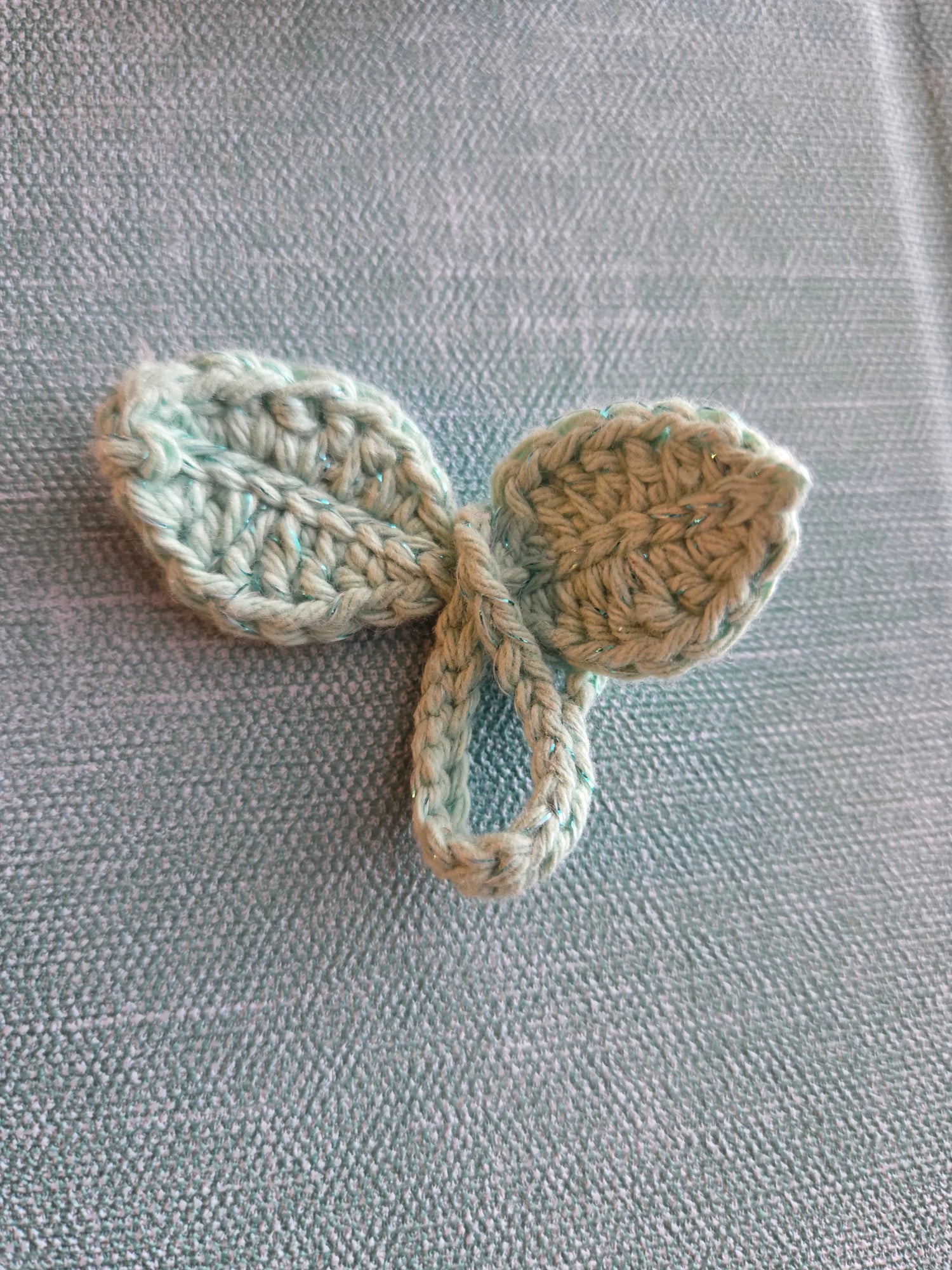 Attache câble fait main au crochet Les Élégantes de Stéph