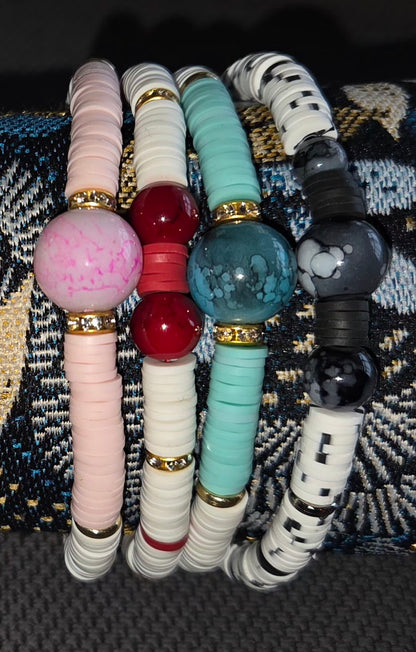 Bracelet doré Fait Main en perles plates en argile polymère avec sa chainette d'extension