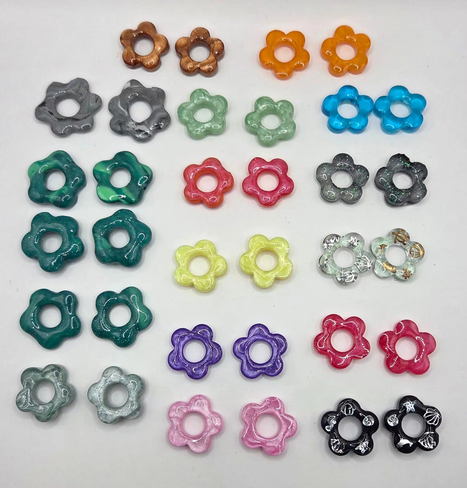 Fleurs en fimo de type pampille Les Élégantes de Stéph